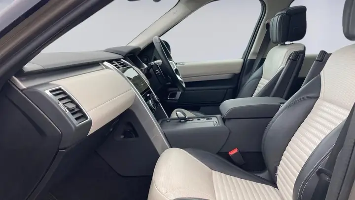 Land Rover Discovery 2024 photo 3