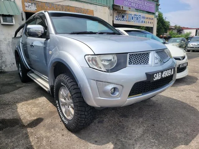 Mitsubishi Triton