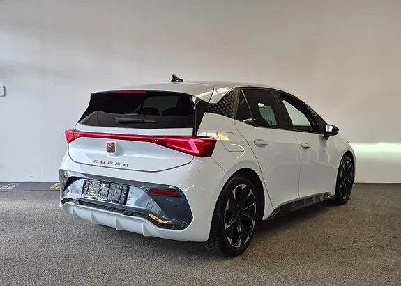 Cupra Born 2023 photo 2