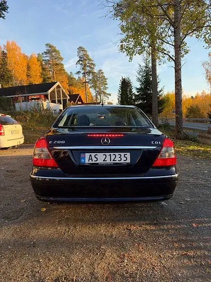 Mercedes-Benz E 200 D 2007 photo 5