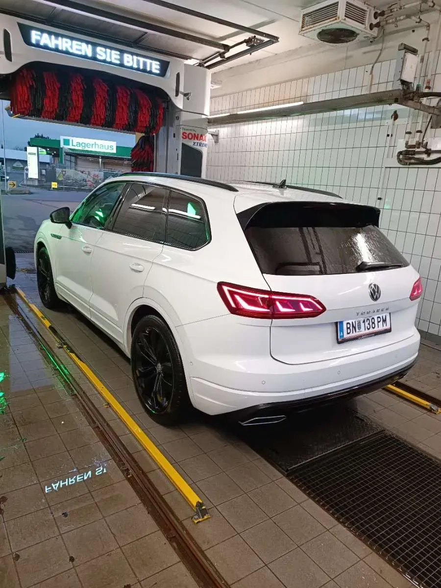 Volkswagen Touareg 2020 photo 2