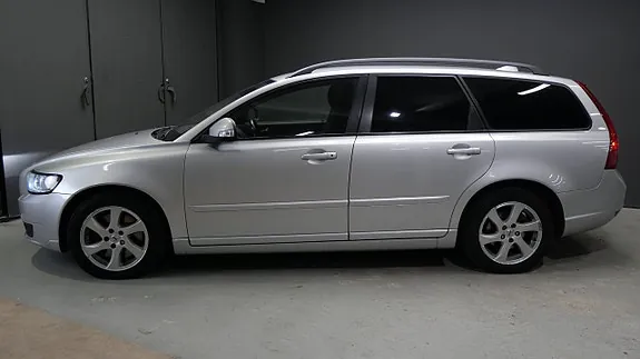Volvo V50 2010 photo 2