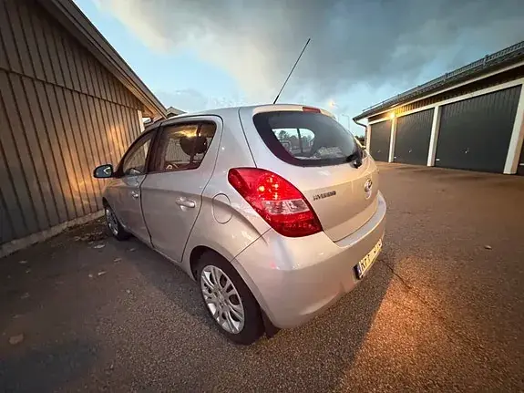 Hyundai I20 2012 photo 3