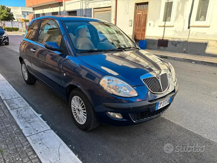 Lancia Ypsilon