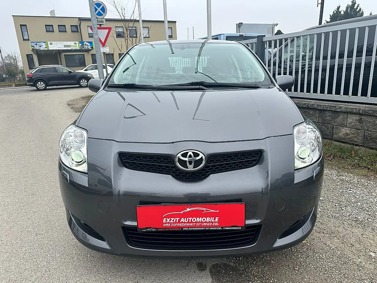 Toyota Auris 2008 photo 2