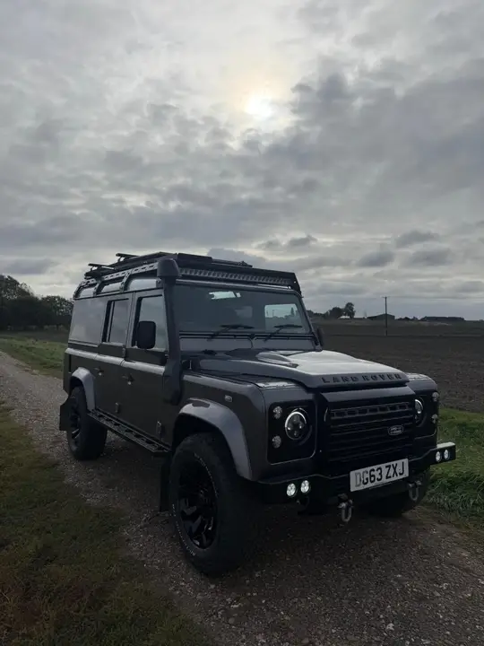 Land Rover Defender 2013 photo 2