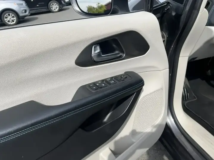 Chrysler Pacifica 2021 photo 4