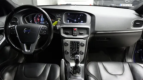 Volvo V40 2015 photo 2