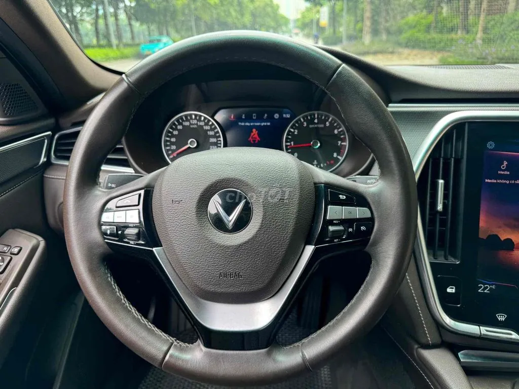 Vinfast Lux A 2021 photo 3