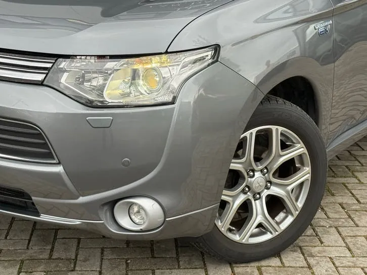 Mitsubishi Outlander 2013 photo 3
