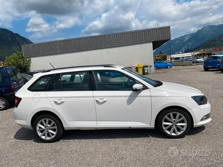 Skoda Fabia 2017 photo 4