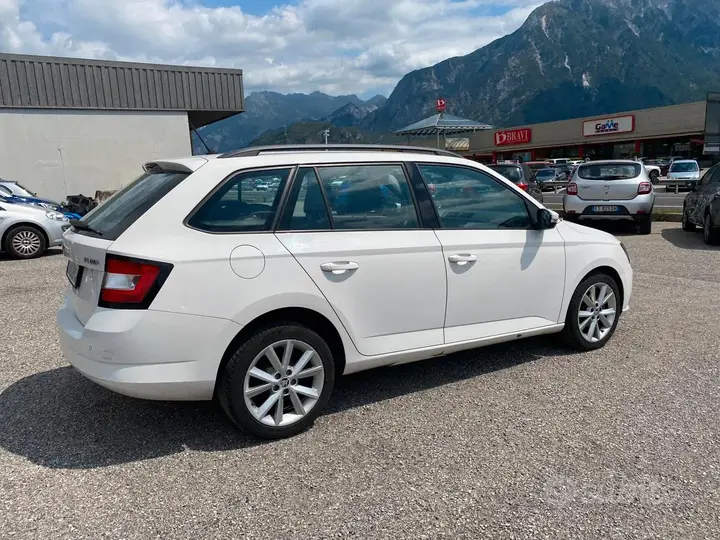 Skoda Fabia 2017 photo 5