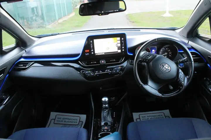 Toyota C-Hr 2017 photo 3