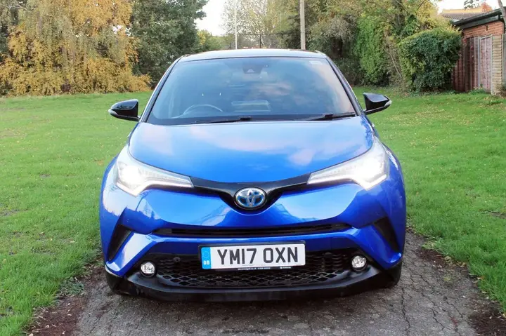 Toyota C-Hr 2017 photo 2