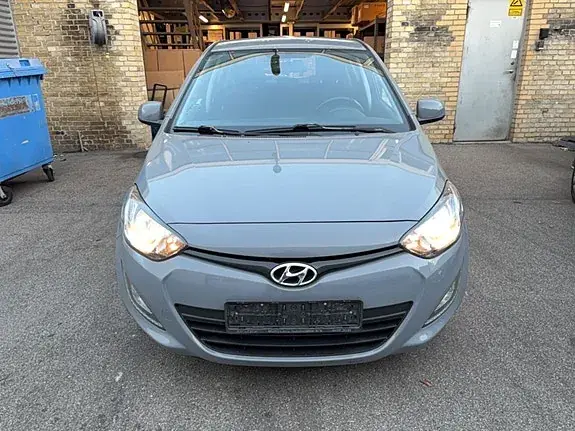 Hyundai I20 2013 photo 2