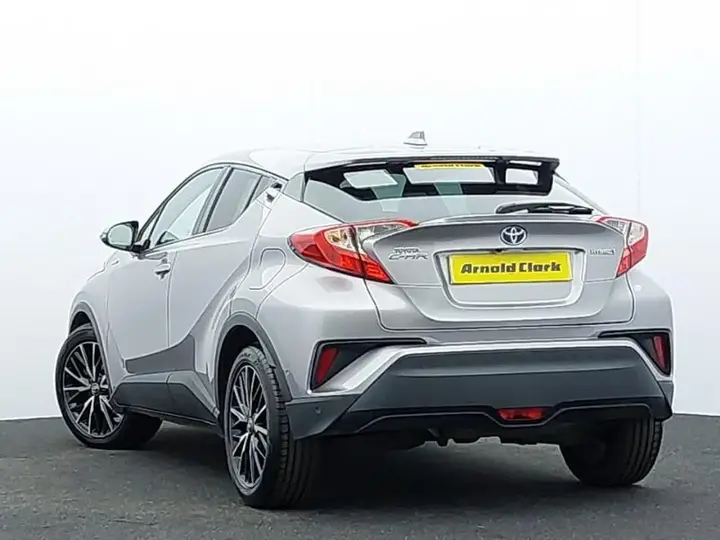Toyota C-Hr 2018 photo 2