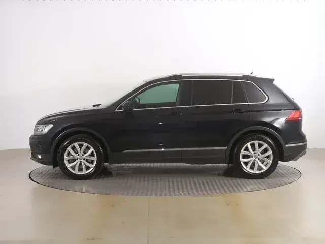 Volkswagen Tiguan 2018 photo 2