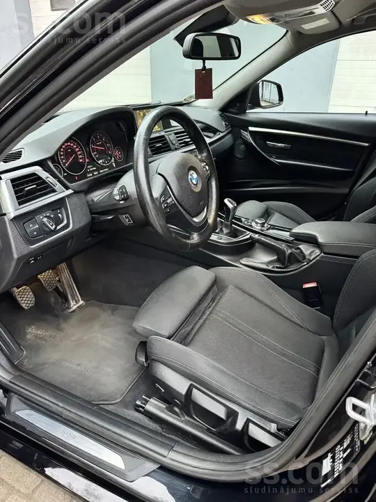 BMW 320 2017 photo 5