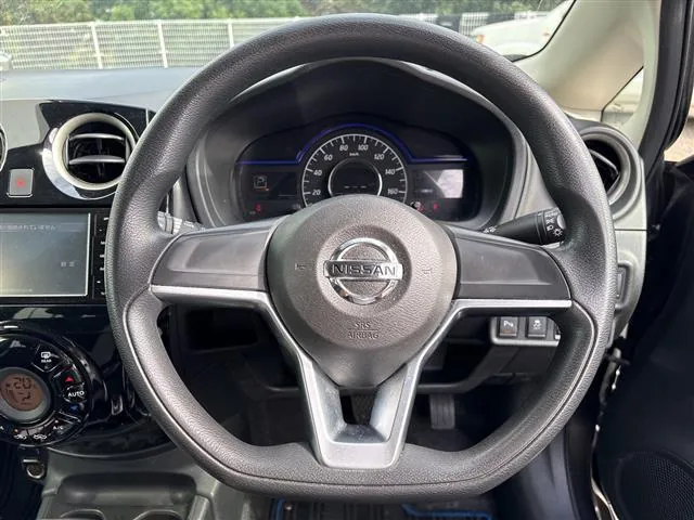 Nissan Note 2018 photo 2