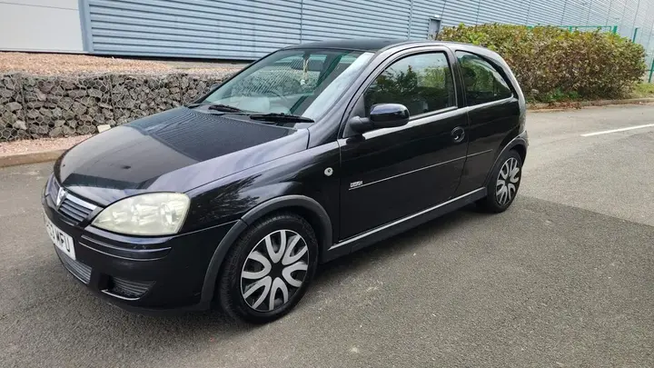 Vauxhall Corsa 2004 photo 4