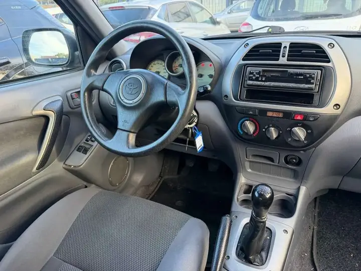 Toyota Rav4 2002 photo 2