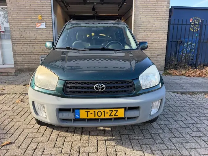 Toyota Rav4 2002 photo 4