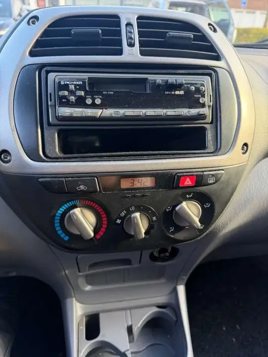 Toyota Rav4 2002 photo 3