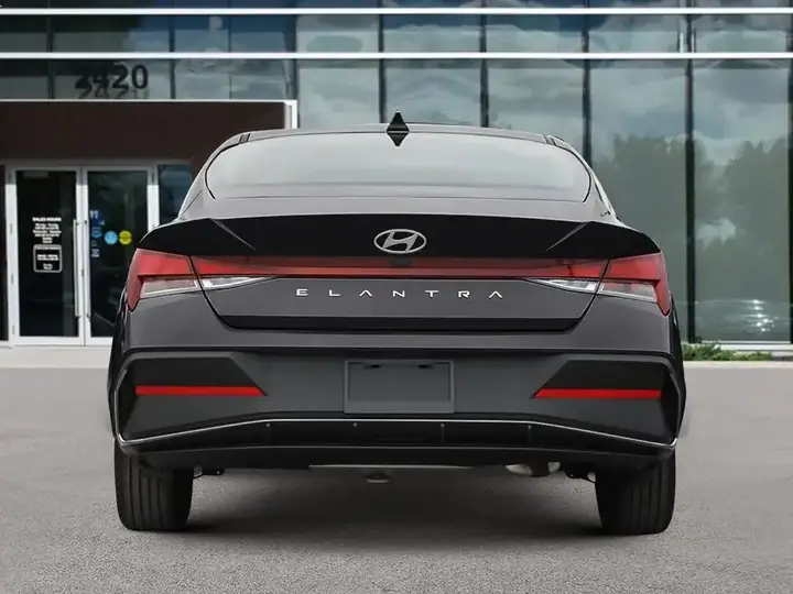 Hyundai Elantra 2026 photo 5
