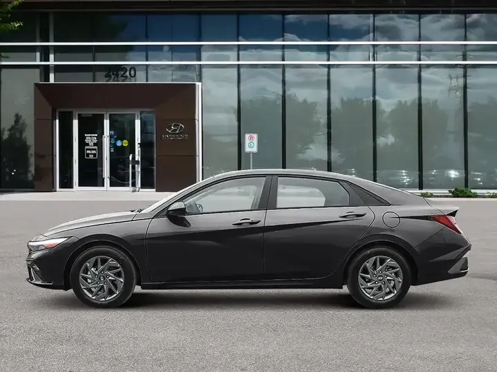 Hyundai Elantra 2026 photo 3