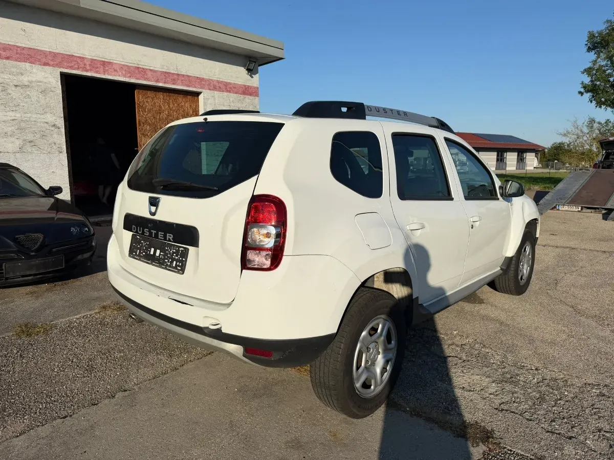 Dacia Duster 2015 photo 3