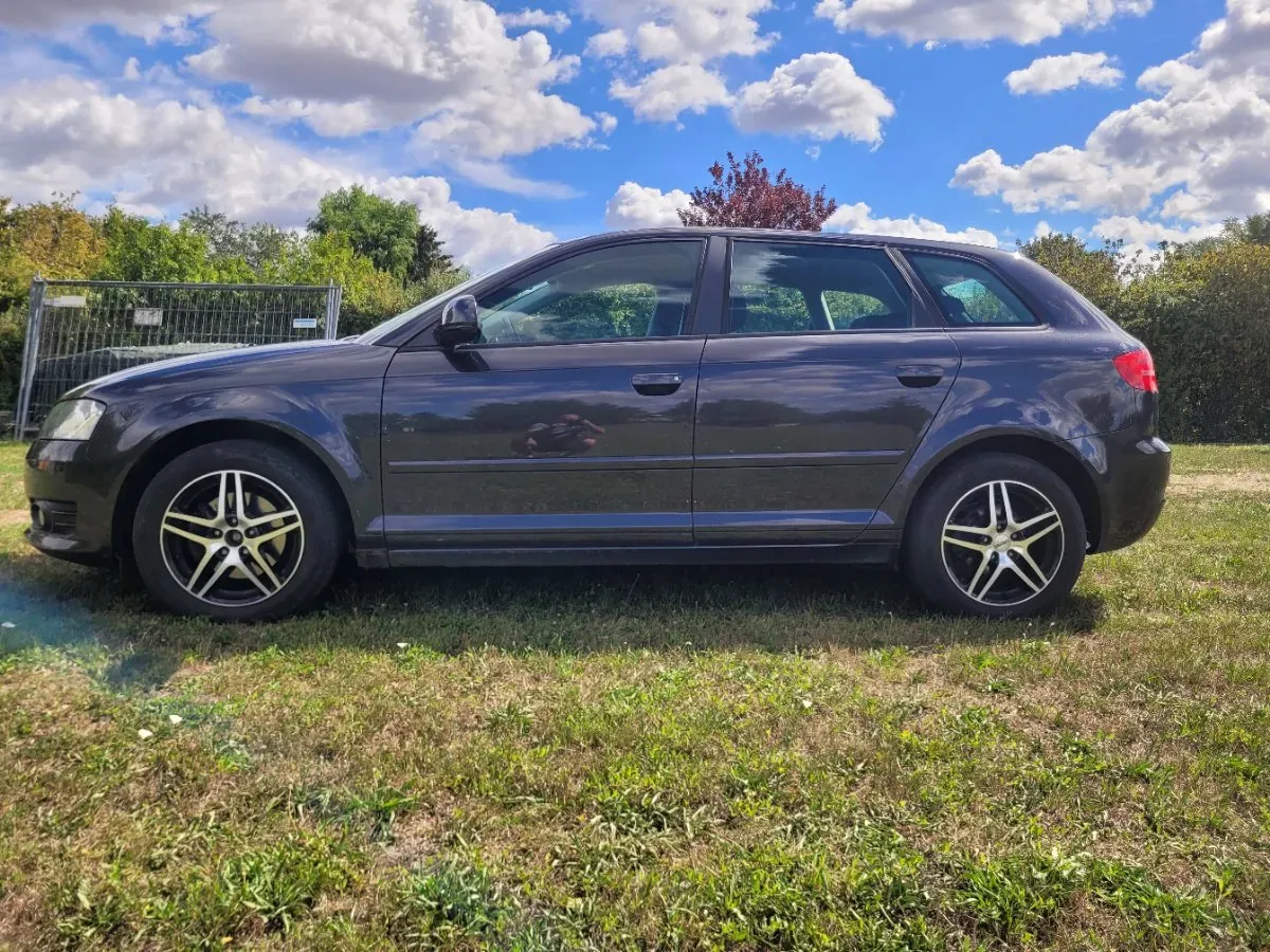 Audi A3 2010 photo 2
