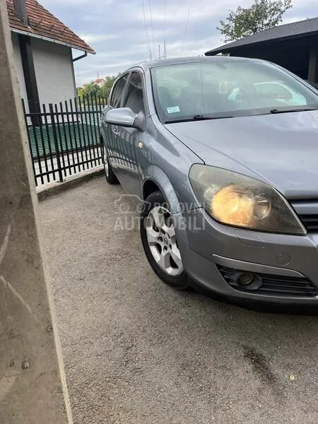 Opel Astra 2004 photo 4