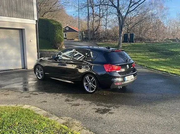 BMW 120I 2019 photo 2