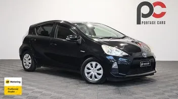 Toyota Aqua 2013 photo 2