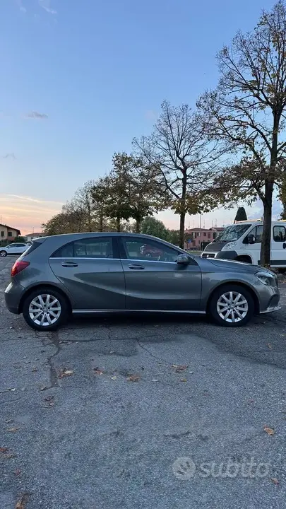 Mercedes-Benz A180D 2016 photo 2