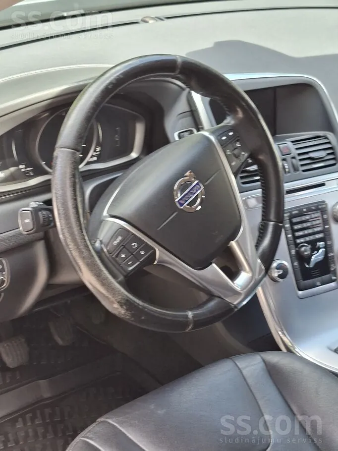 Volvo Xc60 2016 photo 2