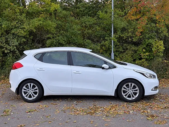 Kia Ceed 2013 photo 2