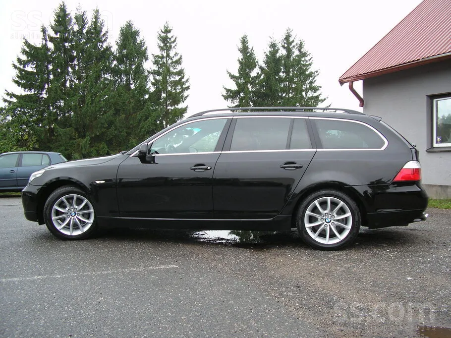 BMW 520 Touring 2009 photo 4