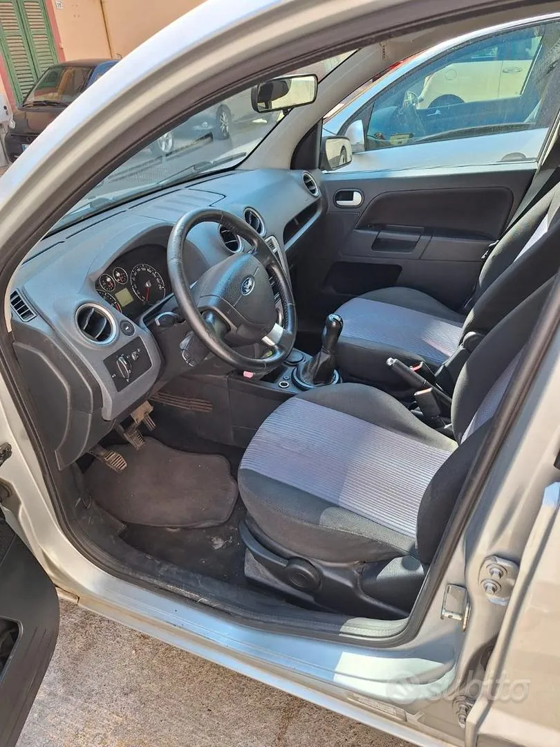 Ford Fusion 2009 photo 4