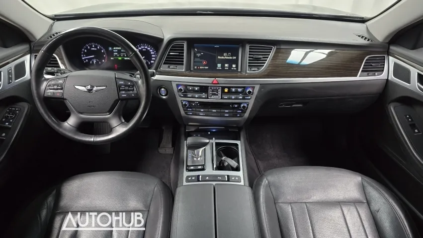 Genesis G80 2016 photo 2