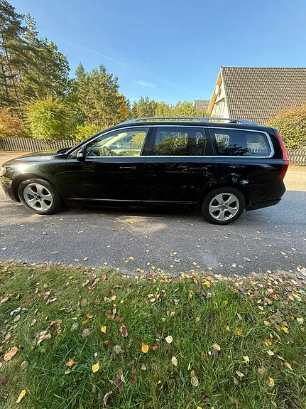 Volvo V70 2010 photo 4