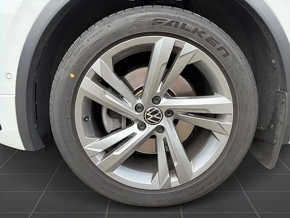 Volkswagen Tiguan 2024 photo 4
