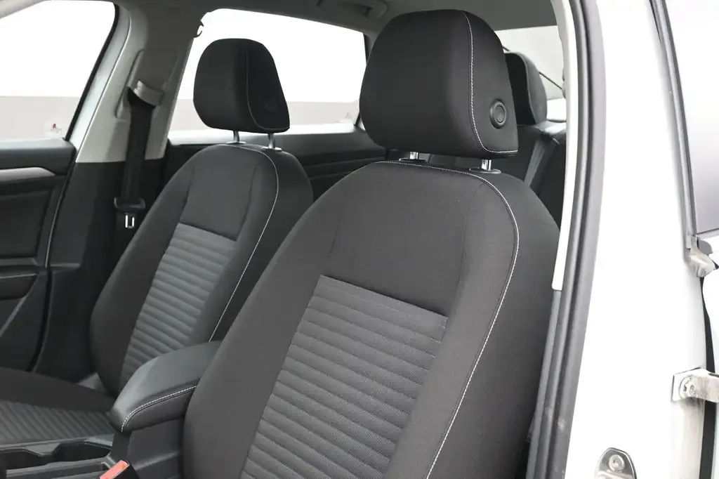 Volkswagen Jetta 2023 photo 4