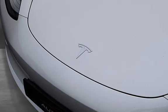 Tesla Model 3 2021 photo 2