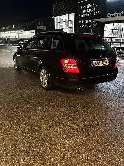 Mercedes-Benz C 220 2011 photo 3