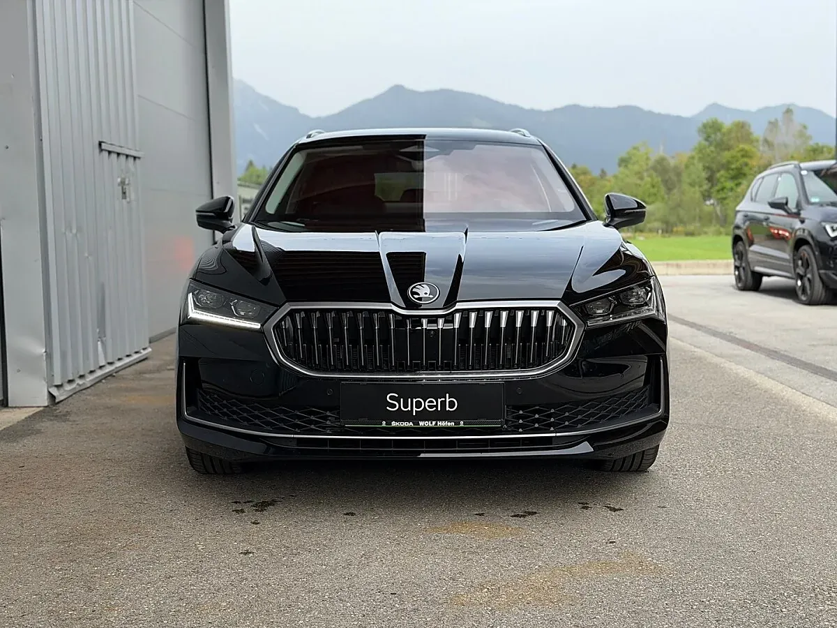 Skoda Superb 2024 photo 2