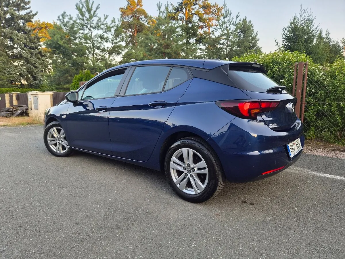 Opel Astra 2021 photo 4