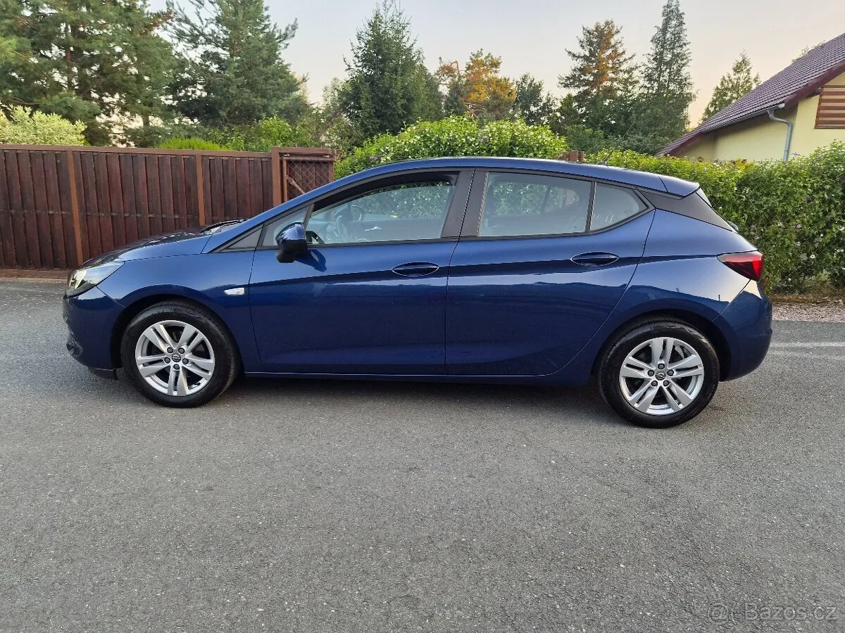Opel Astra 2021 photo 2
