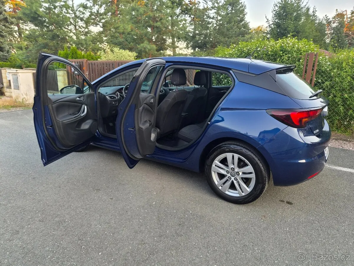 Opel Astra 2021 photo 3