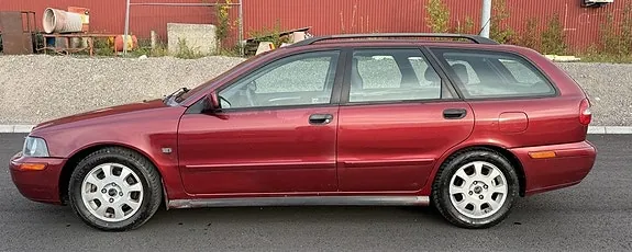 Volvo V40 2004 photo 2